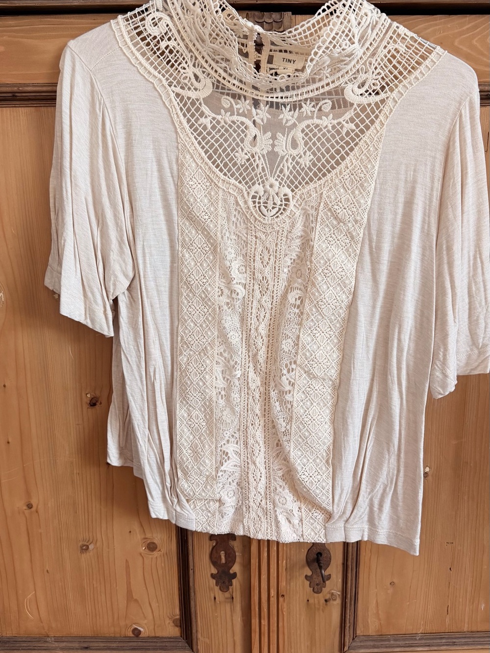 NWOT Tiny Cream Lace-Front Short Sleeve Blouse